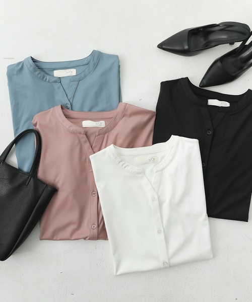 n'OrLABEL(ノアールレーベル)の「【接触冷感・イージーケア】キーネックフレア袖カットソー(シャツ/ブラウス・レディース・ブラック/ブルー/ピンクベージュ/オフホワイト・1/2)」の5枚目の写真