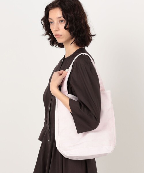 TEMBEA(テンベア)の「TEMBEA BAGUETTE SMALL トートバッグ(トートバッグ・レディース・ライトグレー/ライトピンク・FREE)」の3枚目の写真