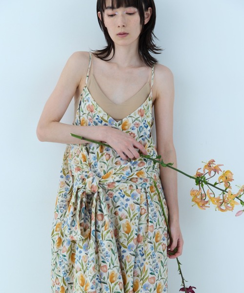 flaeu(フラユ)の「Vintage Flower Camisole Dress(ワンピース・レディース・ブラック/アイボリー・FREE)」の5枚目の写真