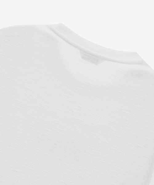MINDBRIDGE(マインドブリッジ)の「ワッフル生地刺繍セミオーバーサイズホワイトTシャツ(Tシャツ/カットソー・メンズ・オフホワイト・100/110/95/105)」の4枚目の写真