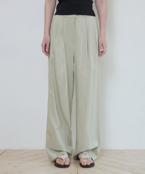 WEDNESDAYOASISFORWOMEN(ウェンズデー オアシス フォー ウーマン)の「W/ミューズ ツーピンタック セミワイドパンツ_LIGHT BEIGE(W25-PT04)(その他パンツ・レディース・ライトベージュ・SMALL/MEDIUM/LARGE)」の2枚目の写真