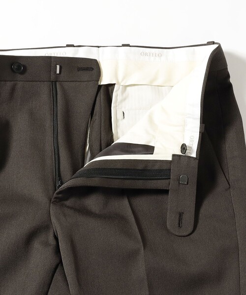 BEAMS F(ビームスエフ)の「【別注】ORTELO / ウール キャバリーツイル 1プリーツ シューカットスラックス(スラックス・メンズ・ダークブラウン・44/42/50/48/46)」の5枚目の写真