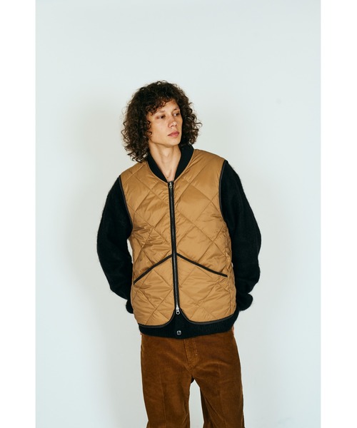 TOWNCRAFT（タウンクラフト）の「TOWNCRAFT / タウンクラフト 700FP Premium Quilted Light Down Vest Water-Repellent タウンクラフト 700FP プレミアム キルティング ライトダウンベスト （撥水加工）（ダウンベスト・メンズ・オリーブ/ブラウン/ブラック・LARGE/MEDIUM）」の18枚目の写真