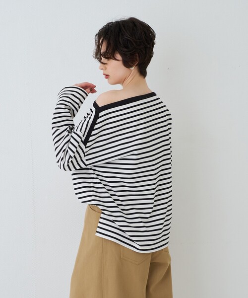 Rouge vif(ルージュヴィフ)の「ボーダーボートネックカットソー/ロングスリーブTシャツ(Tシャツ/カットソー・レディース・ブラック/ブルー・フリー)」の11枚目の写真