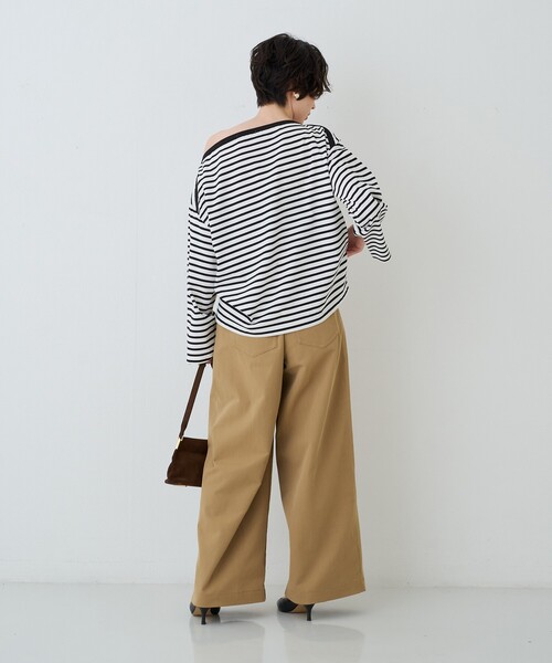 Rouge vif(ルージュヴィフ)の「ボーダーボートネックカットソー/ロングスリーブTシャツ(Tシャツ/カットソー・レディース・ブラック/ブルー・フリー)」の21枚目の写真