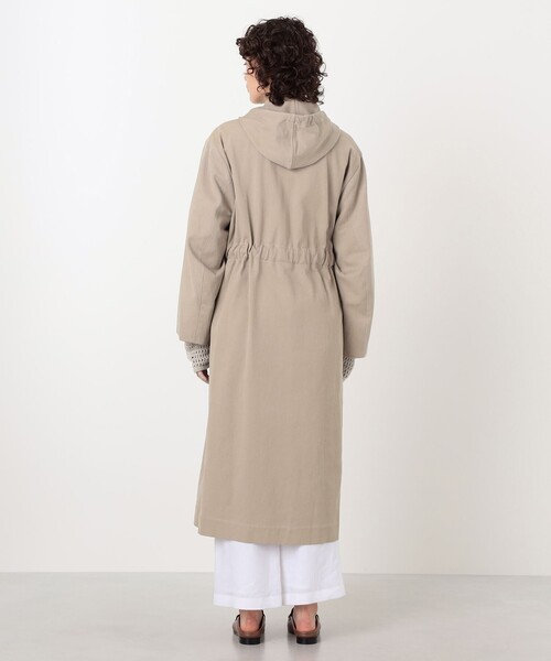 TOMORROWLAND (トゥモローランド)の「LAUREN MANOOGIAN Hood トレンチコート(トレンチコート・レディース・ライトベージュ/チャコールグレー・0)」の6枚目の写真