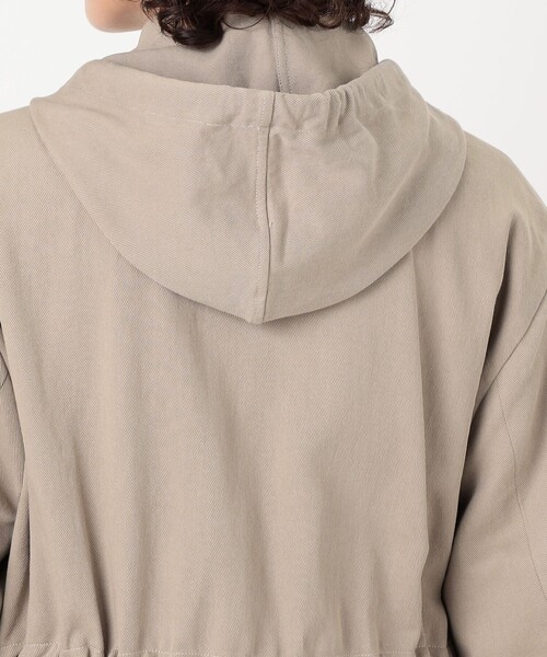 TOMORROWLAND (トゥモローランド)の「LAUREN MANOOGIAN Hood トレンチコート(トレンチコート・レディース・ライトベージュ/チャコールグレー・0)」の12枚目の写真