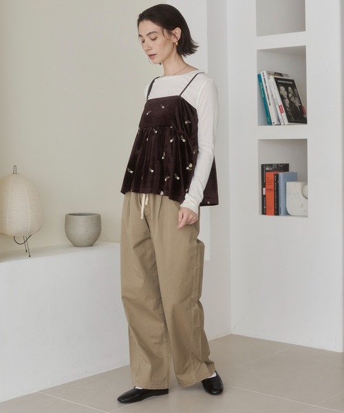 ANGIE(アンジー)の「ベロア 花柄 刺繍 ペプラムキャミソール ビスチェ / 秋服(キャミソール・レディース・ブラウン/ブラック・FREE)」の18枚目の写真