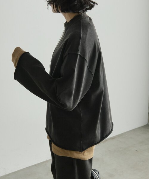 ear PAPILLONNER(イアパピヨネ)の「ラフスウェットトップス【SUM1 STYLE×MONT KEMMEL】(Tシャツ/カットソー・レディース・アイボリー/ブラック・FREE)」の3枚目の写真
