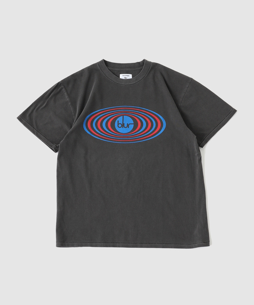 EDIFICE(エディフィス)の「INSONNIA PROJECTS(インソニア プロジェクト) Blur Leisur Logo Tシャツ(Tシャツ/カットソー・メンズ・ブラック/ホワイト・2/1)」の4枚目の写真