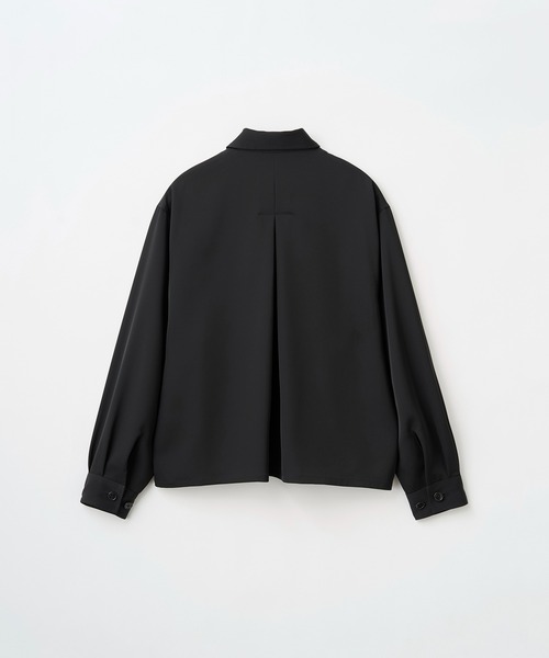 Juha(ユハ)の「COMPOSED CROPPED JACKET(ブルゾン・メンズ・カーキ/ブラック・3/4)」の11枚目の写真