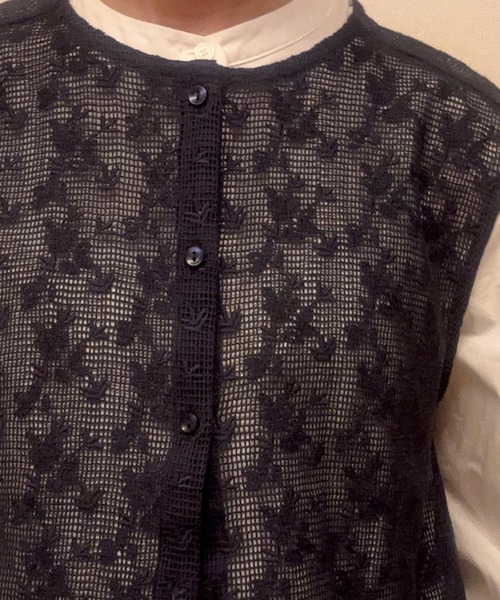 SELF+SERVICE（セルフサービス）の「ラッセルレース 刺繍入ベスト オーガニックコットン入（ベスト・レディース・ダークネイビー/ベージュ・L/M）」の8枚目の写真