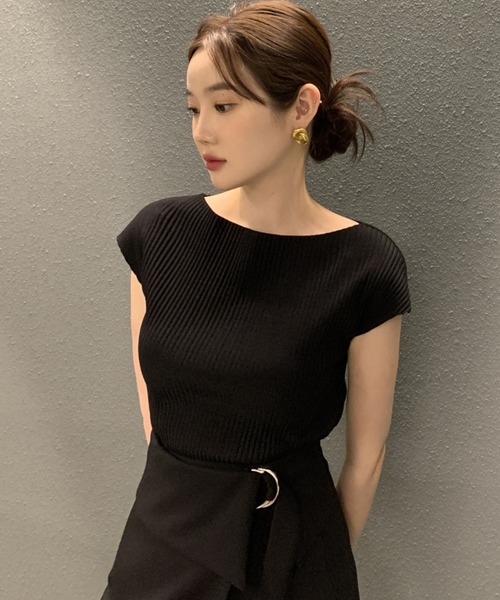 Aelina(エリナ)の「ボートネック半袖スリットニットトップス(ニット/セーター・レディース・オフホワイト/ブラック・FREE)」の10枚目の写真