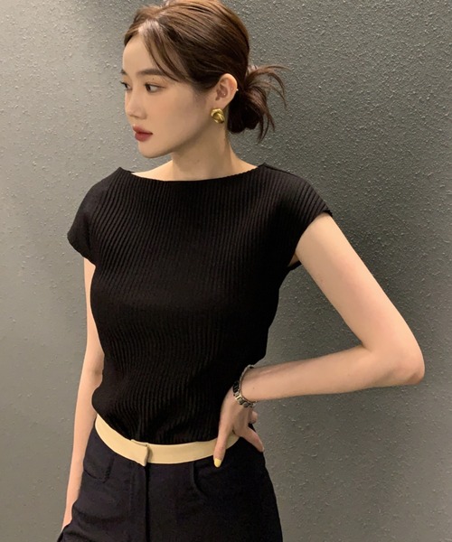 Aelina(エリナ)の「ボートネック半袖スリットニットトップス(ニット/セーター・レディース・オフホワイト/ブラック・FREE)」の4枚目の写真