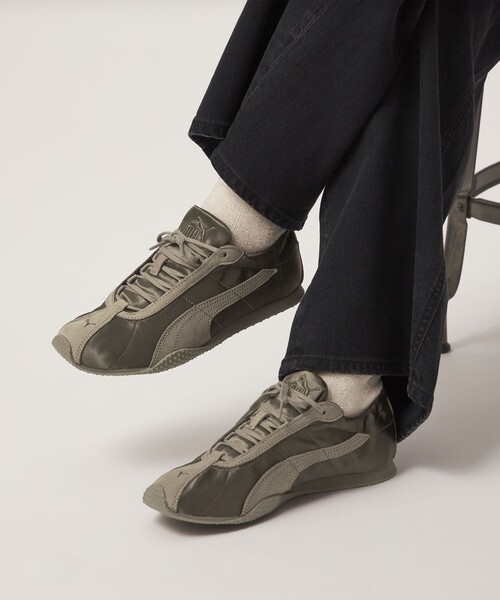 PUMA フラットシューズ ゴールドカラー PUMA｜プーマのシューズ（ゴールド/金色系）通販 - ZOZOTOWN