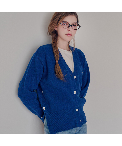 SLOWLOLLI(スローローリ)の「Essential knit cardigan_5 Colors(カーディガン/ボレロ・レディース・パープル/レッド/ブルー/アイボリー/キャメル・FREE)」の3枚目の写真
