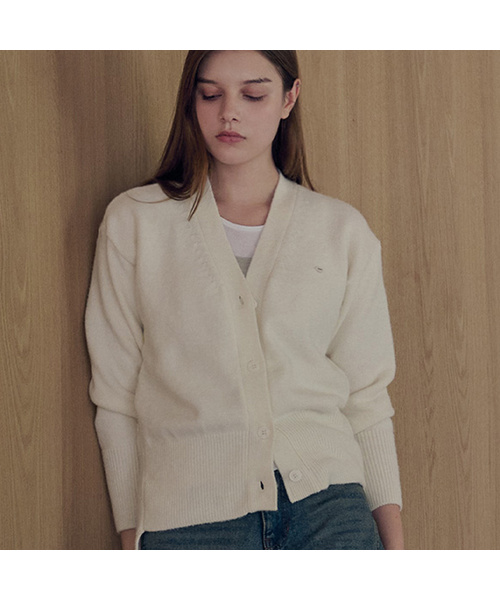 SLOWLOLLI(スローローリ)の「Essential knit cardigan_5 Colors(カーディガン/ボレロ・レディース・パープル/レッド/ブルー/アイボリー/キャメル・FREE)」の2枚目の写真