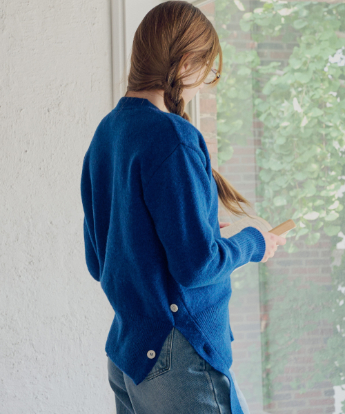 SLOWLOLLI(スローローリ)の「Essential knit cardigan_5 Colors(カーディガン/ボレロ・レディース・パープル/レッド/ブルー/アイボリー/キャメル・FREE)」の8枚目の写真