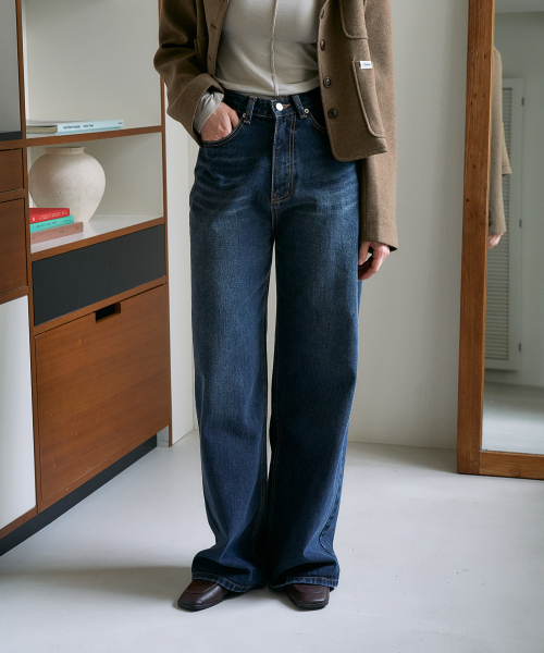 DEHEVE（デヘヴェ）の「Essential Wide Denim Pants [Dark Blue]（デニムパンツ・レディース・ダークブルー・SMALL/MEDIUM/LARGE/X-SMALL）」の2枚目の写真