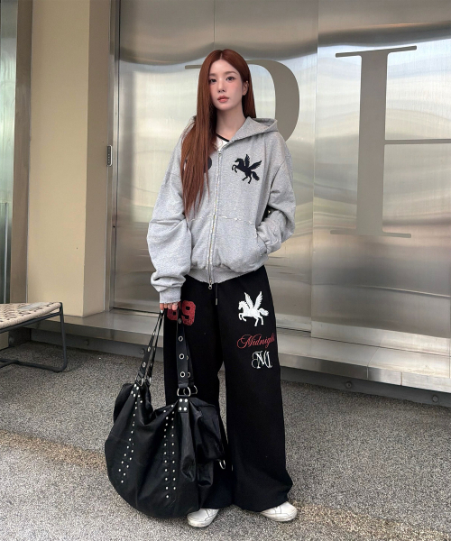 Midnight Move(ミッドナイトムーブ)の「horse pants (black)(スウェットパンツ・レディース・その他・FREE)」の5枚目の写真