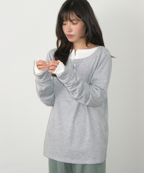 RONRON(ロンロン)の「ヘンリーネック オーバーサイズ ロングスリーブ グレー(Tシャツ/カットソー・レディース・その他・FREE)」の5枚目の写真