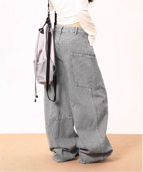Lilamusant(リラミュゾン)の「【SB】【Lilamusant(リラミュゾン)】バレルシルエットストライプデニムパンツ カーブパンツ ワイドパンツ 韓国ストリート Y2K(デニムパンツ・レディース・ネイビー・M/S)」の4枚目の写真