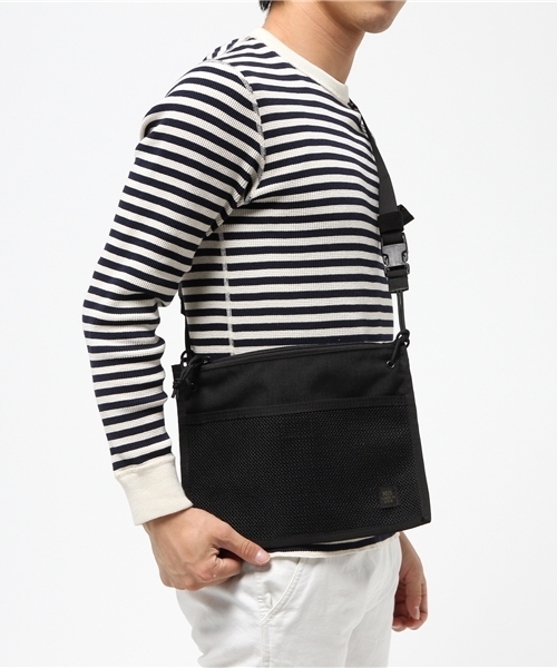 SHIPS（シップス）の「MIS MADE IN CALIF USA: "2WAY" サコッシュ（ショルダーバッグ）（ボディバッグ/ウエストポーチ・メンズ・ブラック/カーキ/オリーブ/ネイビー・ONE SIZE）」の14枚目の写真
