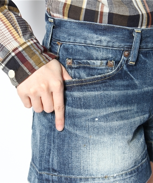 Ray BEAMS（レイビームス）の「RED CARD×Ray BEAMS / 別注 デニムショートパンツ（デニムパンツ・レディース・インディゴブルー・23/24/25）」の3枚目の写真