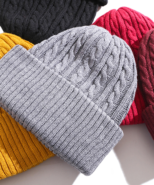 WEGO（ウィゴー）の「WEGO/ケーブルニットキャップ（ニットキャップ/ビーニー・メンズ・ワイン/杢グレー/ピンク/マスタード/ブラック/イエロー/ライトピンク・FREE）」の3枚目の写真