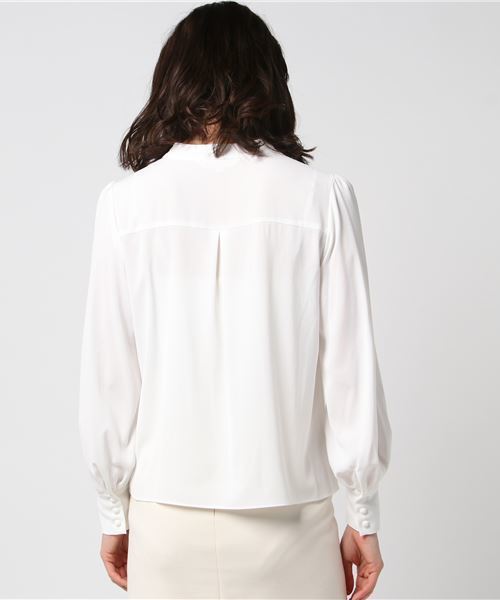 NATURAL BEAUTY（ナチュラルビューティー）の「ソアパールエアリーサテンブラウス（シャツ/ブラウス・レディース・クリアグリーン/ブルー系その他/インディゴブルー/ホワイト・38/40/36）」の8枚目の写真