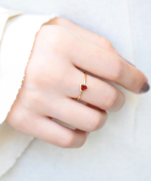 NOIR DE POUPEE（ノワールドプーペ）の「【WEB限定】K10 ガーネット トリリアン リング（リング・レディース・レッド・#9/#11）」の18枚目の写真