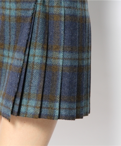 SHIPS for women(シップスフォーウィメン)の「ONEIL OF DUBLIN: ツイード ミニ キルトスカート(スカート・レディース・ブルー・SMALL/MEDIUM)」の6枚目の写真