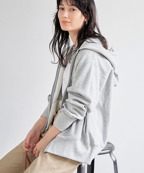 Champion（チャンピオン）の「REVERSE WEAVE ZIP HOODED SWEATSHIRT（パーカー・レディース・ブラック/グレー/キャメル/ブルー・1）」の3枚目の写真