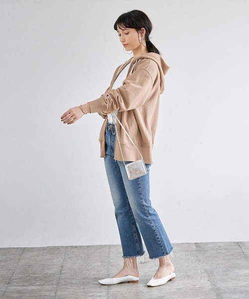 Champion（チャンピオン）の「REVERSE WEAVE ZIP HOODED SWEATSHIRT（パーカー・レディース・ブラック/グレー/キャメル/ブルー・1）」の5枚目の写真