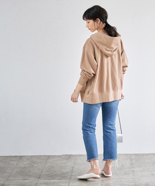 Champion（チャンピオン）の「REVERSE WEAVE ZIP HOODED SWEATSHIRT（パーカー・レディース・ブラック/グレー/キャメル/ブルー・1）」の6枚目の写真