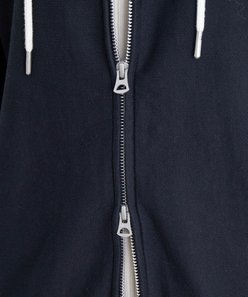 Champion（チャンピオン）の「REVERSE WEAVE ZIP HOODED SWEATSHIRT（パーカー・レディース・ブラック/グレー/キャメル/ブルー・1）」の16枚目の写真