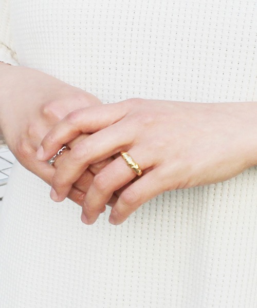 Ayler(アイラー)の「Ayler アイラー / RING ロールバンド細リング(リング・レディース・シルバー/ゴールド・FREE/13号/11号)」の14枚目の写真