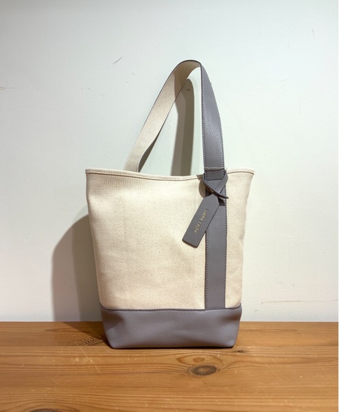 cache cache(カシュ カシュ)の「カシュカシュ cachecache / ワンハンドルバケツ型パーテーショントートバッグ(ショルダーバッグ・レディース・ベージュ系その他/ブラック/アイボリー/パイソン/パープル/イエロー/シルバー/カモフラージュ/レオパード/オレンジ/グリーン/ブルー・FREE)」の17枚目の写真