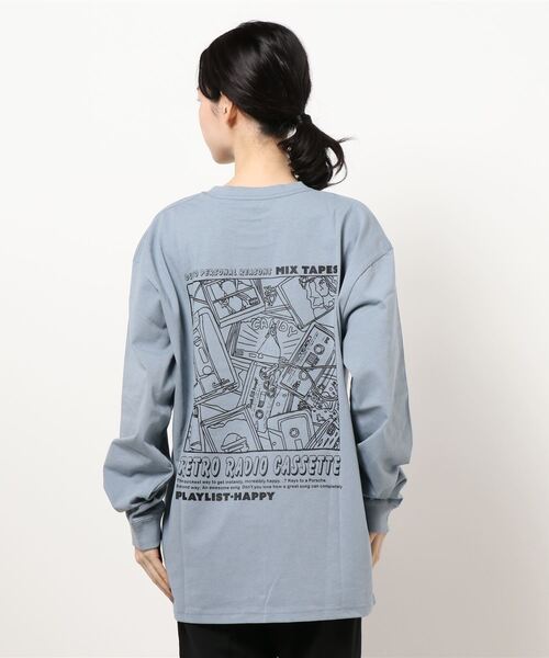 Naked Rust and other POEMS（ネイキッドラストアンドアザーポエムス）の「/POEMS/手書き風バックプリントロングスリーブ（Tシャツ/カットソー・レディース・ホワイト/ブラック/グレイッシュブルー・MEDIUM/LARGE）」の7枚目の写真