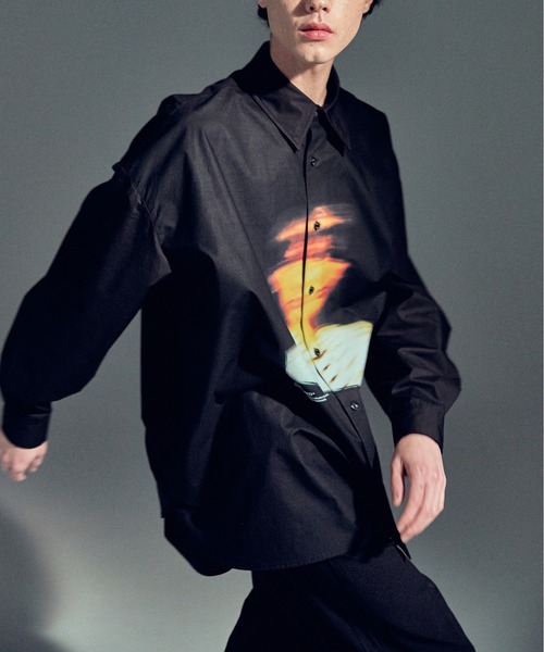 ADD SEOUL（エーディーディーソウル）の「【ADD SEOUL】MAYDAY 19 GRAPHIC AVANTGARDE SHIRT / メイデイ 19 グラフィック アヴァンギャルド ビッグシルエット シャツ（シャツ/ブラウス・メンズ・ブラック・1/2）」の8枚目の写真