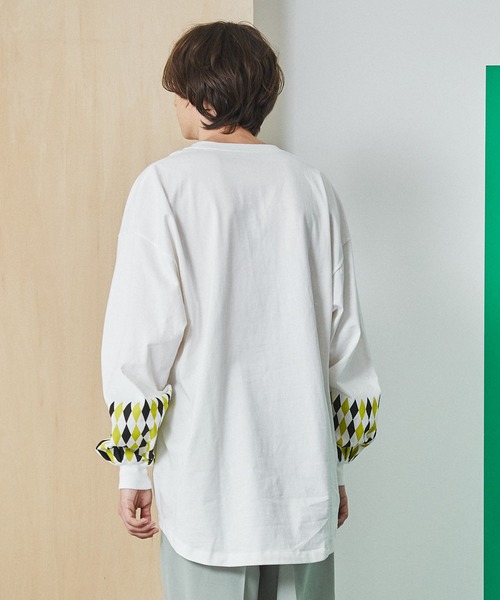 UNITED TOKYO（ユナイテッドトウキョウ）の「プリントボリュームスリーブオーバーTEE（Tシャツ/カットソー・メンズ・ブラック/ホワイト・FREE）」の22枚目の写真