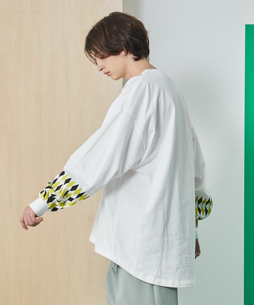 UNITED TOKYO（ユナイテッドトウキョウ）の「プリントボリュームスリーブオーバーTEE（Tシャツ/カットソー・メンズ・ブラック/ホワイト・FREE）」の20枚目の写真