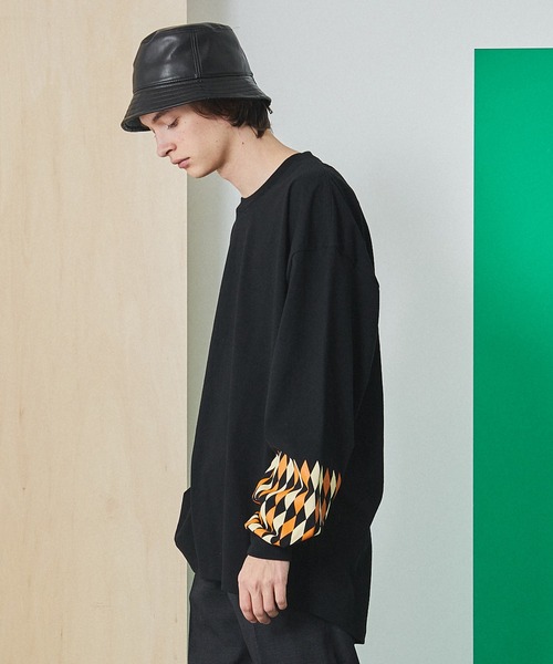 UNITED TOKYO（ユナイテッドトウキョウ）の「プリントボリュームスリーブオーバーTEE（Tシャツ/カットソー・メンズ・ブラック/ホワイト・FREE）」の7枚目の写真