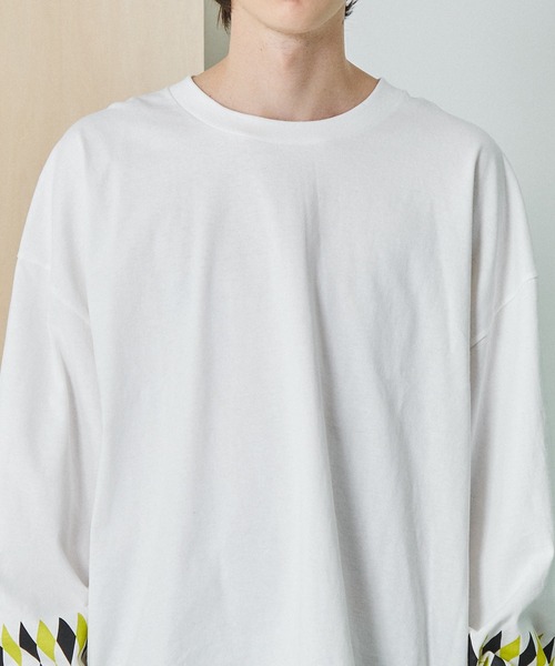 UNITED TOKYO（ユナイテッドトウキョウ）の「プリントボリュームスリーブオーバーTEE（Tシャツ/カットソー・メンズ・ブラック/ホワイト・FREE）」の10枚目の写真