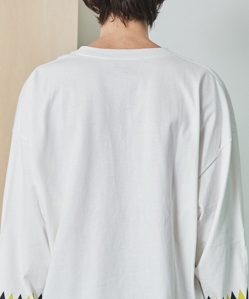 UNITED TOKYO（ユナイテッドトウキョウ）の「プリントボリュームスリーブオーバーTEE（Tシャツ/カットソー・メンズ・ブラック/ホワイト・FREE）」の13枚目の写真