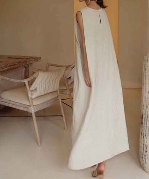 meJane(ミージェーン)の「マキシ丈麻ライクロングワンピース(ワンピース・レディース・ブラック/モカ/ナチュラル・FREE)」の17枚目の写真