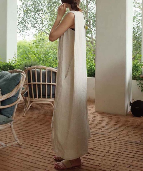 meJane(ミージェーン)の「マキシ丈麻ライクロングワンピース(ワンピース・レディース・ブラック/モカ/ナチュラル・FREE)」の6枚目の写真