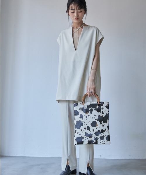 Solace（ソレイス）の「カウ柄ハンドバッグ（ハンドバッグ・レディース・ホワイト・FREE）」の5枚目の写真