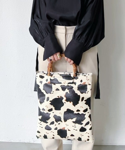 Solace（ソレイス）の「カウ柄ハンドバッグ（ハンドバッグ・レディース・ホワイト・FREE）」の22枚目の写真