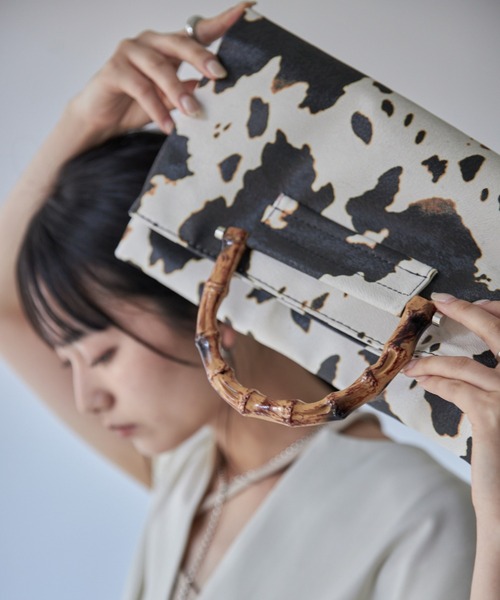 Solace（ソレイス）の「カウ柄ハンドバッグ（ハンドバッグ・レディース・ホワイト・FREE）」の16枚目の写真